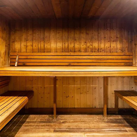 De Prestige En Hyper Centre Avec Piscine, Sauna Et Parking Sécurisé - Fr-1-296-422