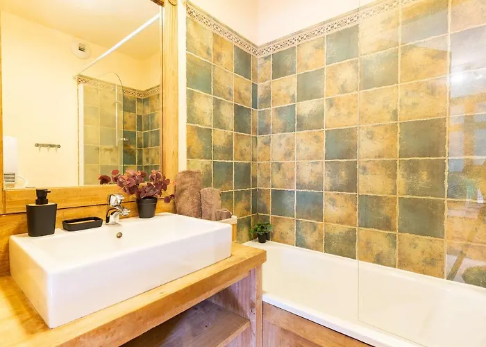 Appartement Au Centre Avec Piscine Et Sauna, Wi-Fi Inclus - Fr-1-296-422 *